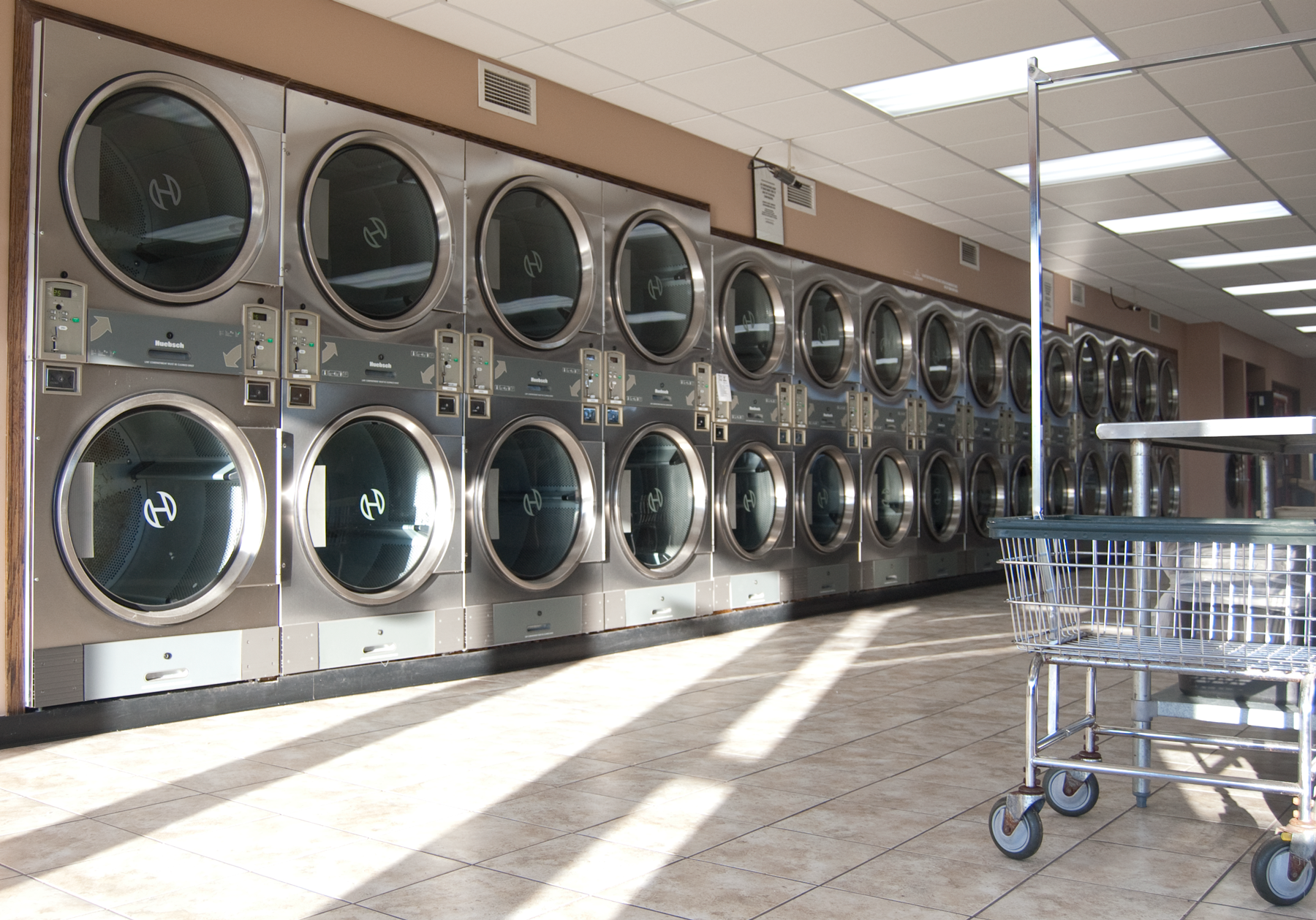 parkavenuelaundrydryer1800x Park Avenue Laundry Bemidji Minnesota Dryers Huebsch Facilities